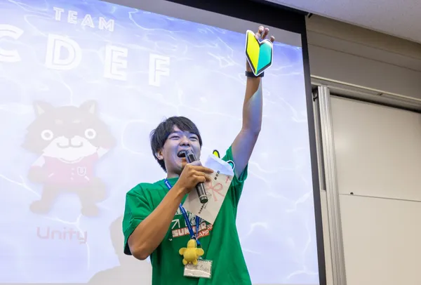 Life is Tech! サマーキャンプで発表するメンター